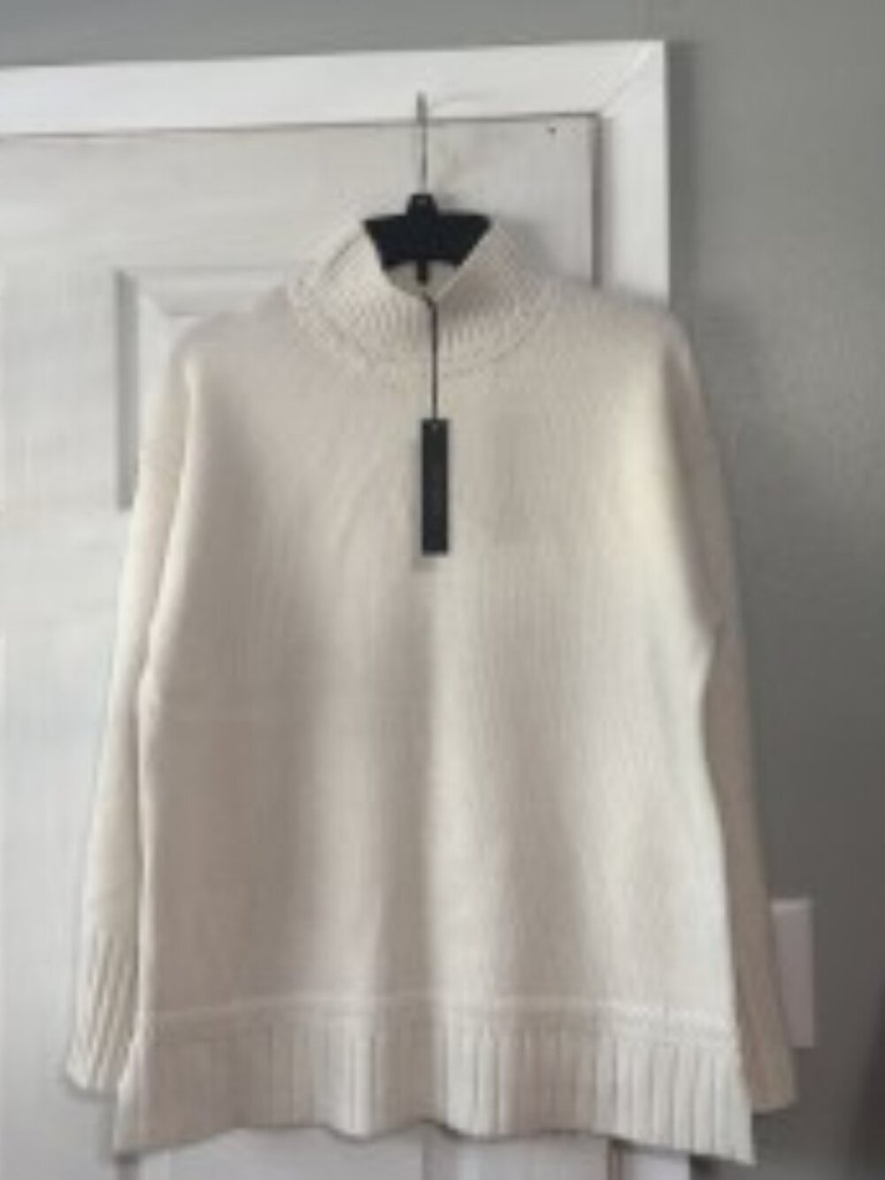 NWT Tahari oversized sweater